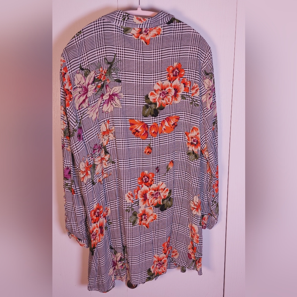 Solitaire Stripe Floral Button Front Tunic Blouse Size 3X Black White Collar - Picture 5 of 11
